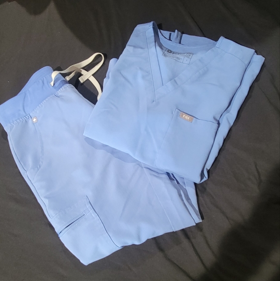 Figs Scrub Set - Picture 1 of 7